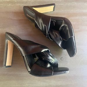 🌞NWT Express Twisted Strap Black High Heel